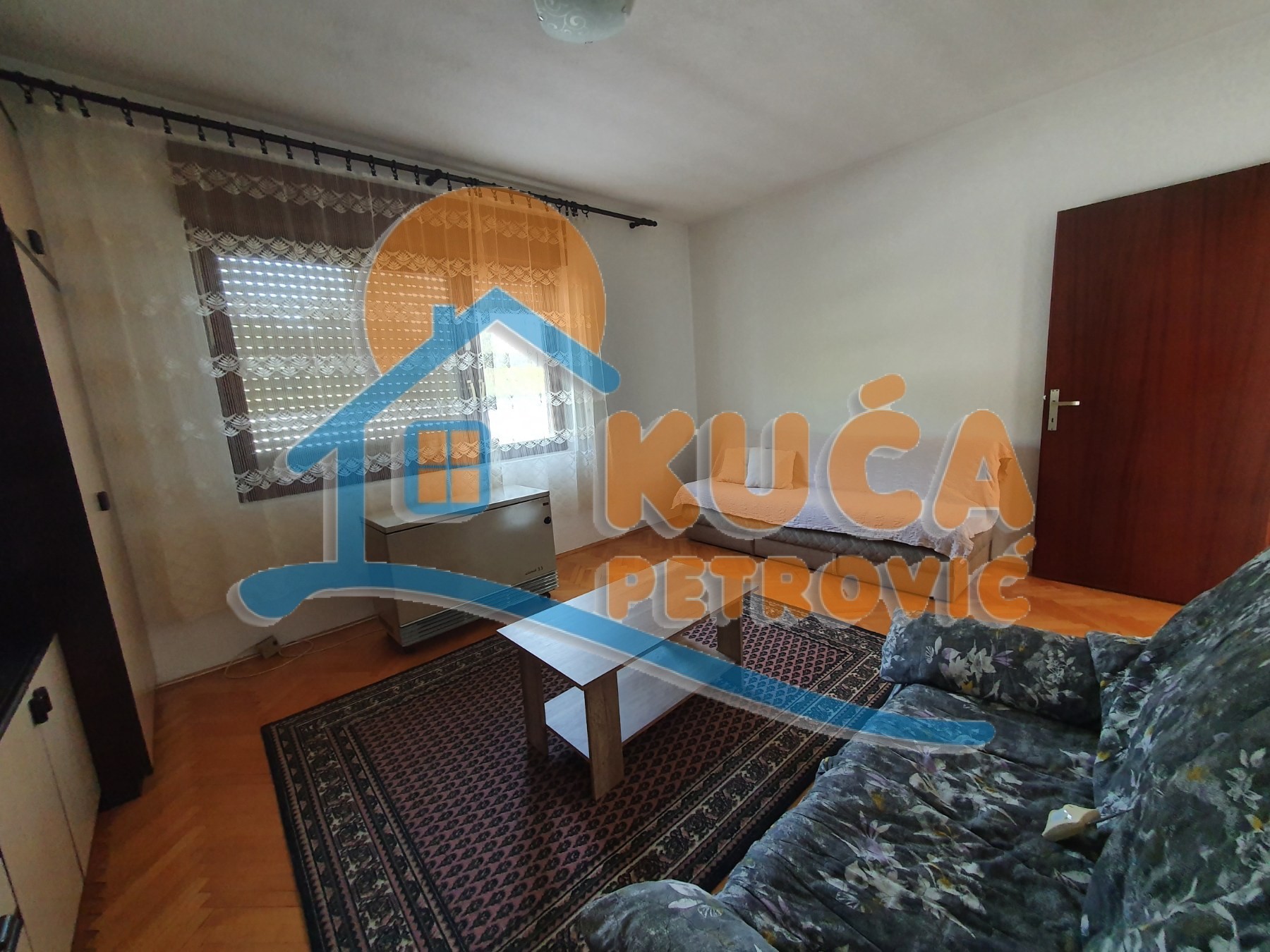 Trosoban stan, 110 m2, Crveni krst, Sjenička ID: i-09490 7