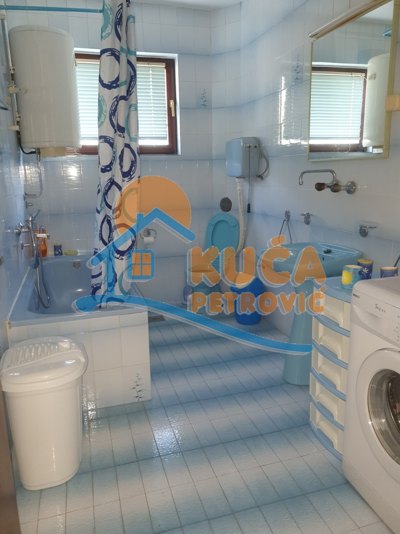 Trosoban stan, 110 m2, Crveni krst, Sjenička ID: i-09490 8