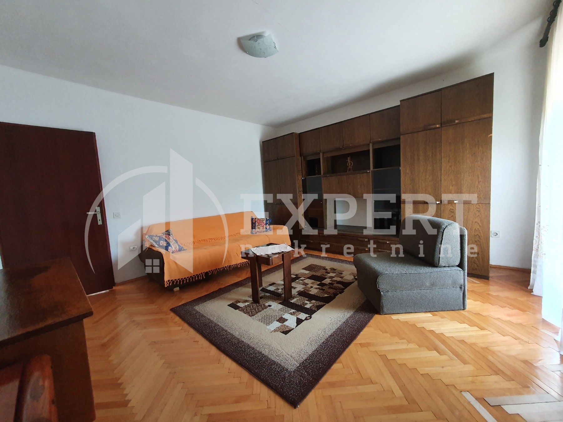 Trosoban stan, 110 m2, Crveni krst, Sjenička ID: i-09490 6