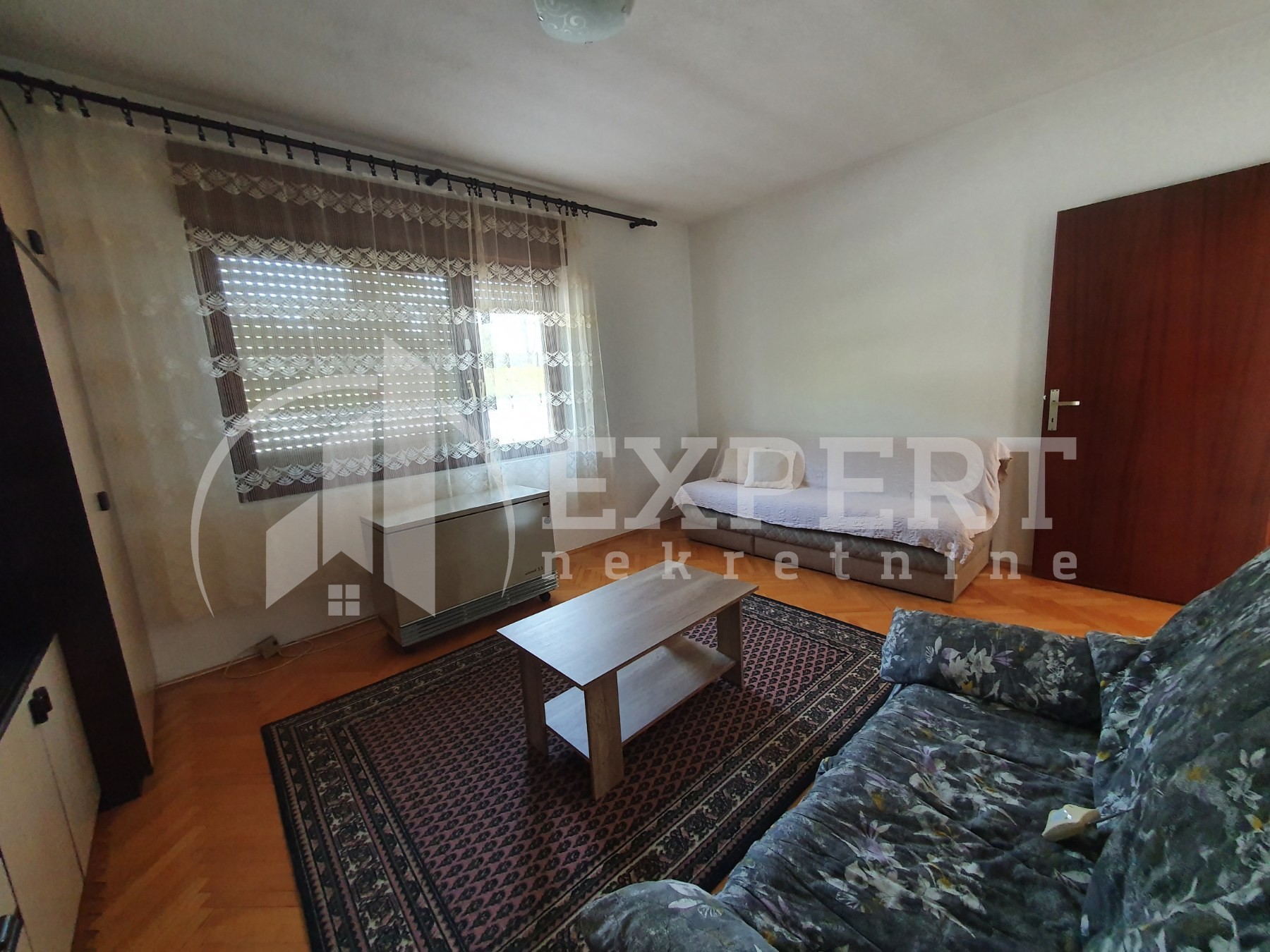 Trosoban stan, 110 m2, Crveni krst, Sjenička ID: i-09490 7