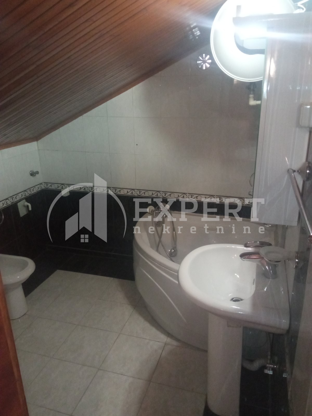 Trosoban stan, 120 m2, Marger, Dositeja Obradovića ID: i-07101 11