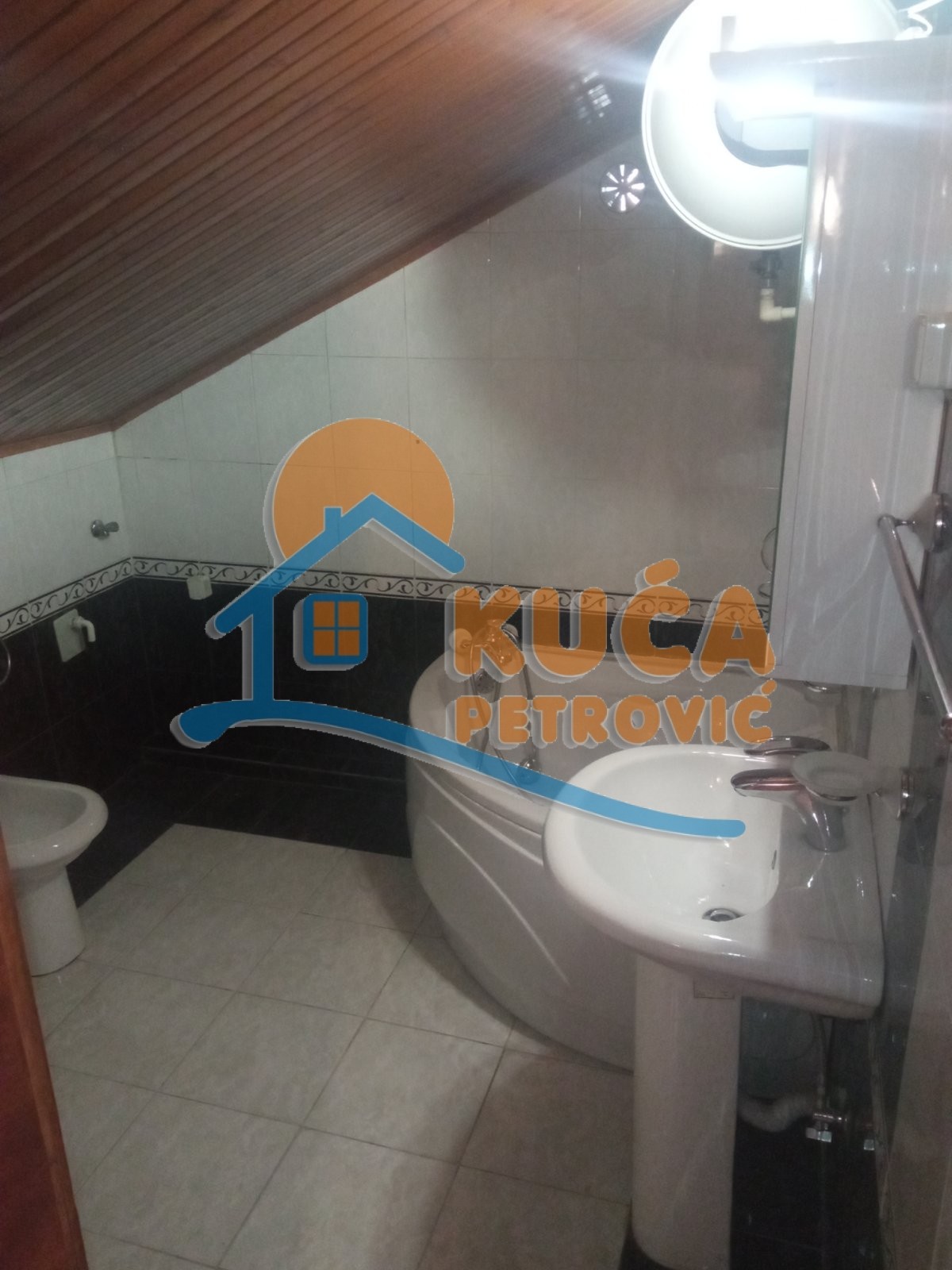 Trosoban stan, 120 m2, Marger, Dositeja Obradovića ID: i-07101 11