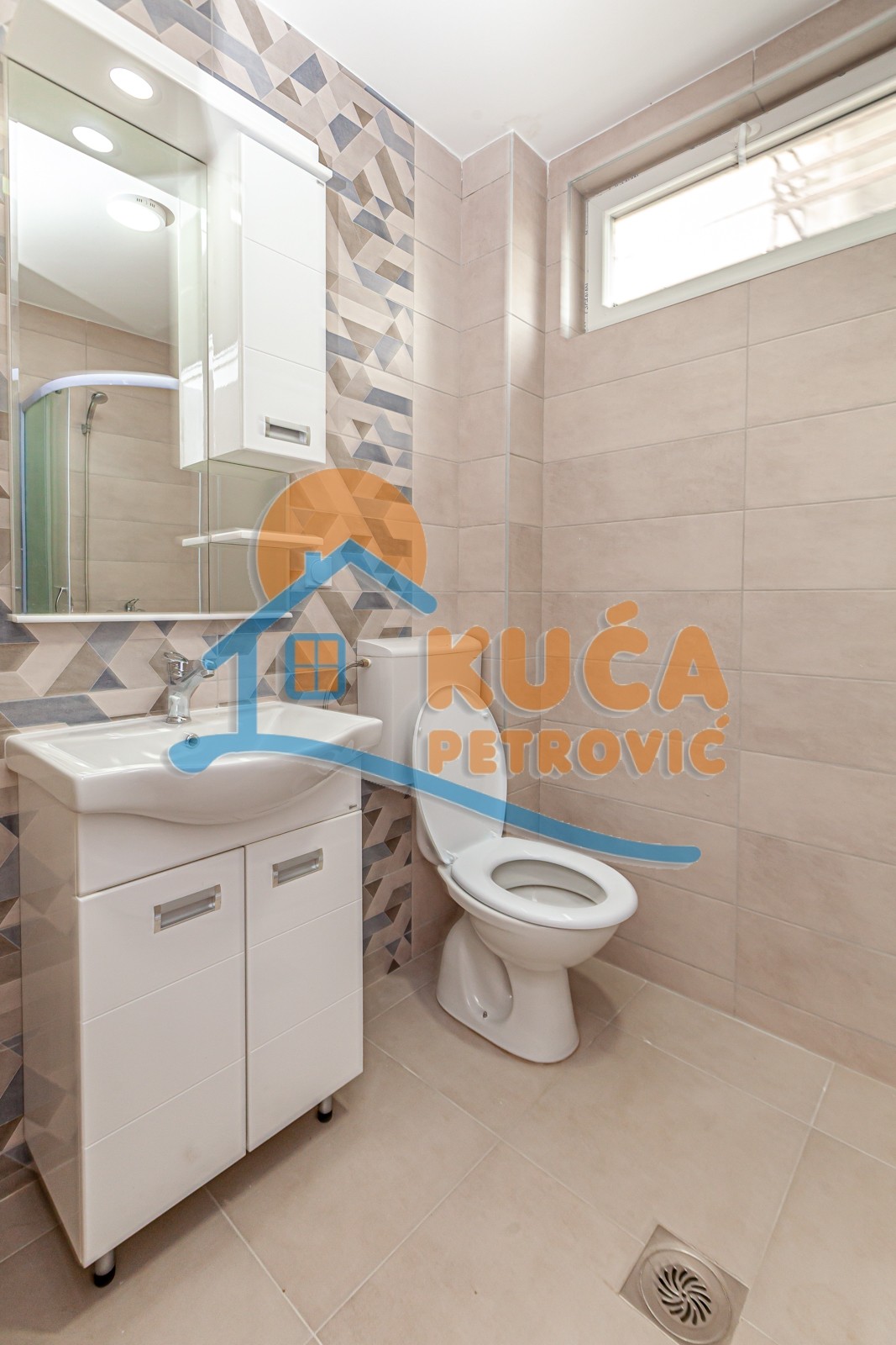 Trosoban stan, 58.6 m2, Pantelej, Borska ID: p-08588 6