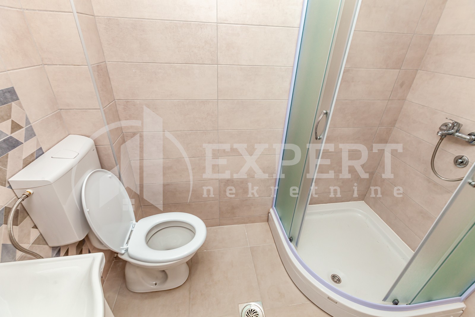 Trosoban stan, 58.6 m2, Pantelej, Borska ID: p-08594 7