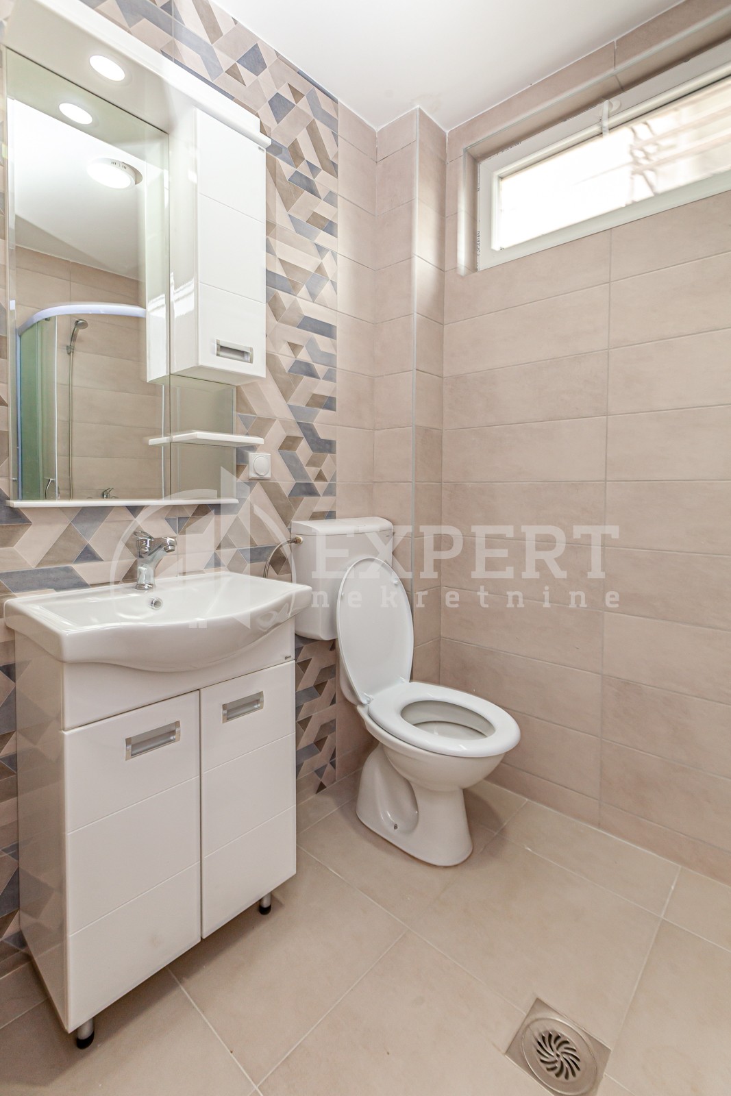 Trosoban stan, 58.6 m2, Pantelej, Borska ID: p-08594 6