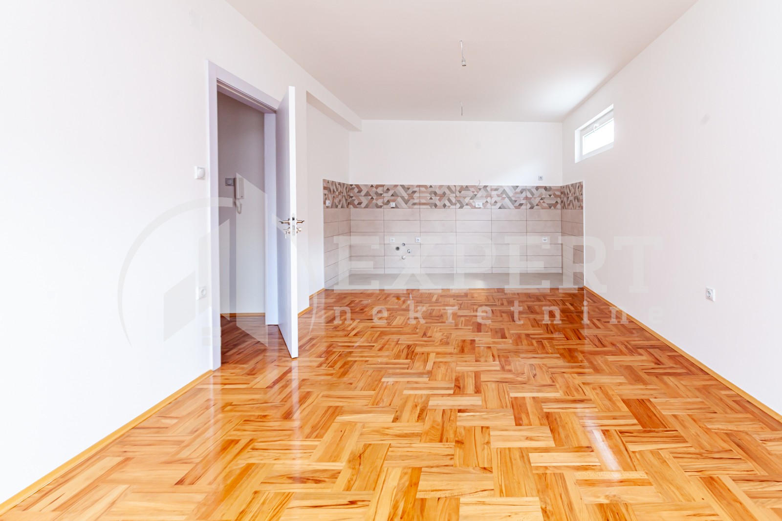 Trosoban stan, 58.67 m2, Pantelej, Borska ID: p-08590 1