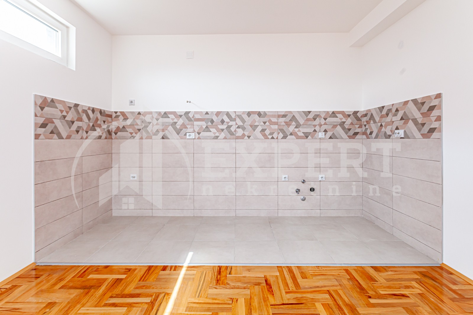 Trosoban stan, 58.86 m2, Pantelej, Borska ID: p-08593 2