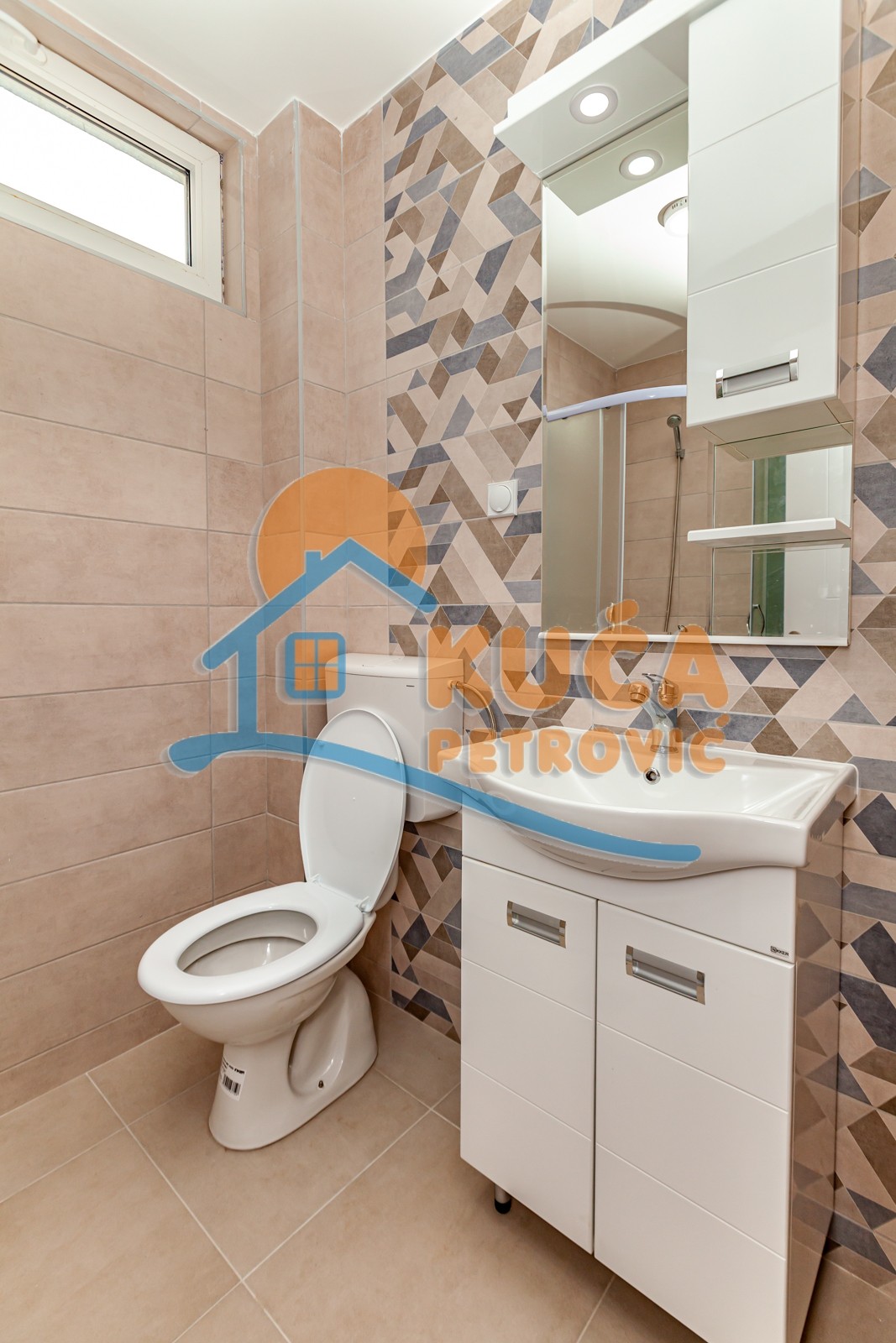 Trosoban stan, 59.39 m2, Pantelej, Borska ID: p-08589 12