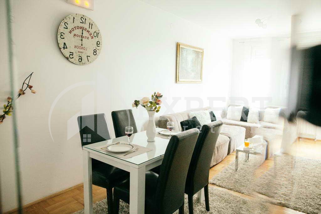 Trosoban stan, 64 m2, Centar, Kej Kola srpskih sestara ID: i-01219 5