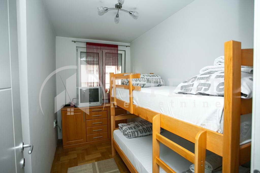 Trosoban stan, 64 m2, Centar, Kej Kola srpskih sestara ID: i-01219 6