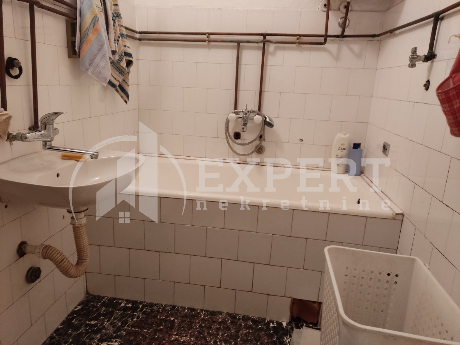 Trosoban stan, 64 m2, Tehnički fakulteti, Miluna Tošića Luna ID: i-08030 10