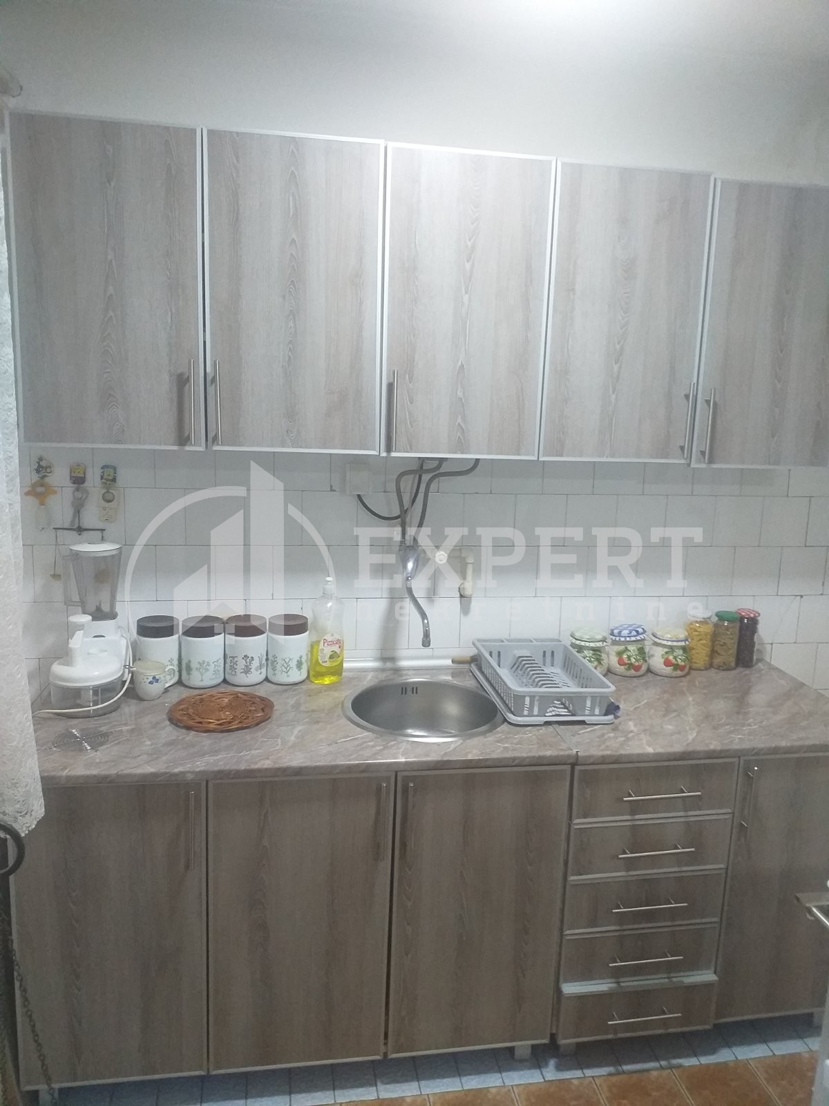 Trosoban stan, 64 m2, Tehnički fakulteti, Miluna Tošića Luna ID: i-08030 11