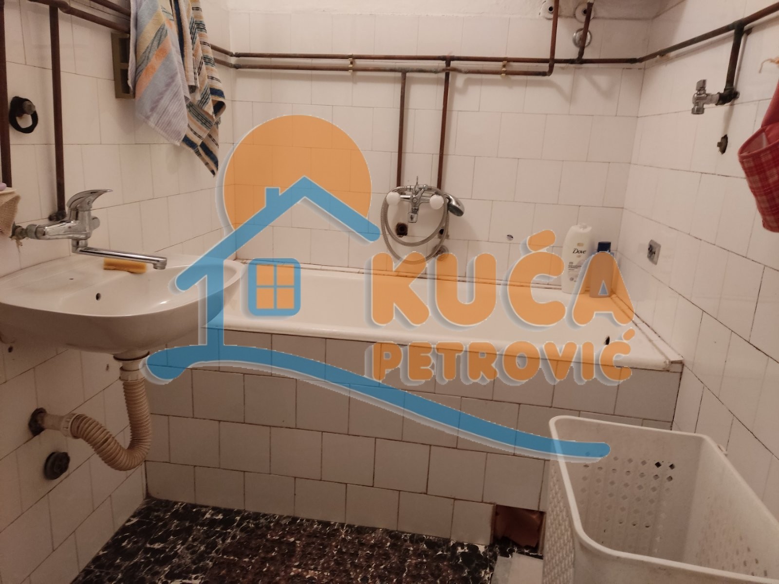 Trosoban stan, 64 m2, Tehnički fakulteti, Miluna Tošića Luna ID: i-08030 10