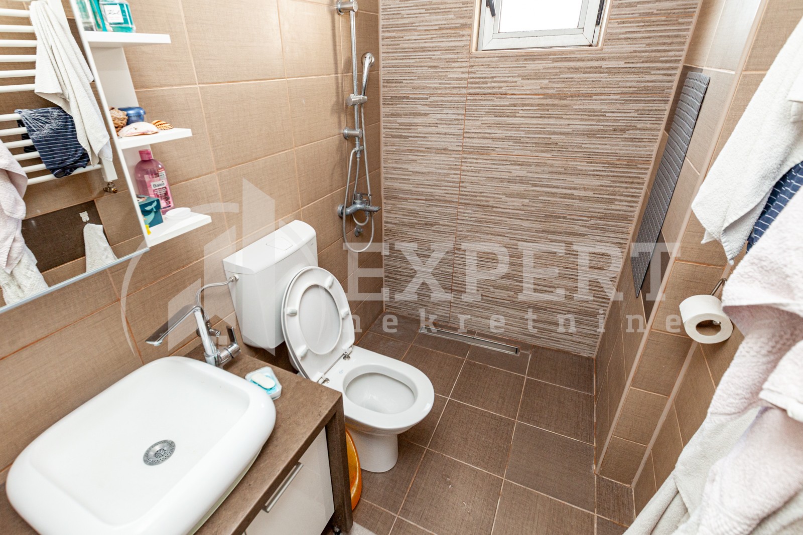 Trosoban stan, 81 m2, Durlan, Kninska ID: p-05014 16