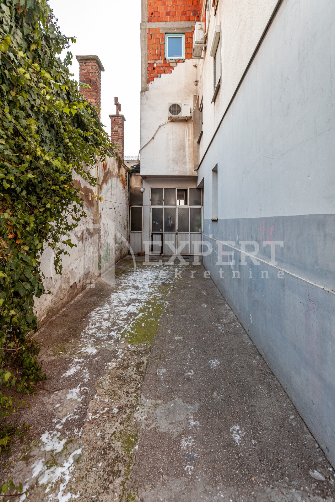 Trosoban stan, 81 m2, Durlan, Kninska ID: p-05014 17