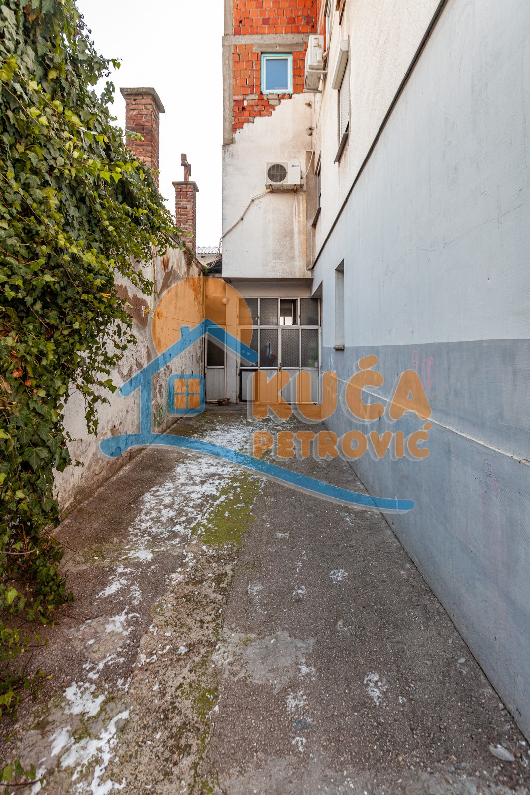 Trosoban stan, 81 m2, Durlan, Kninska ID: p-05014 17