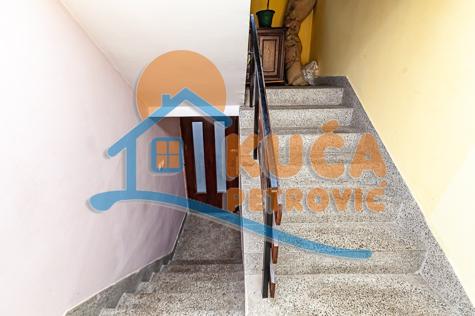 Trosoban stan, 84 m2, Železnička stanica, Dimitrija Tucovića ID: p-010391 15