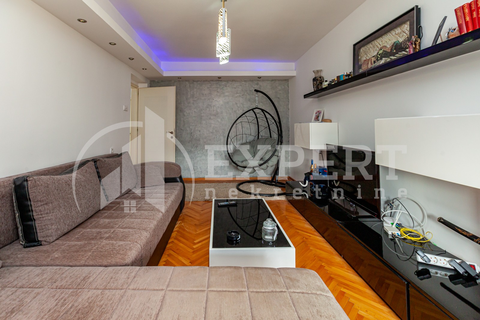 Trosoban stan, 91 m2, Centar, Trg Pavla Stojkovića ID: p-06905 13