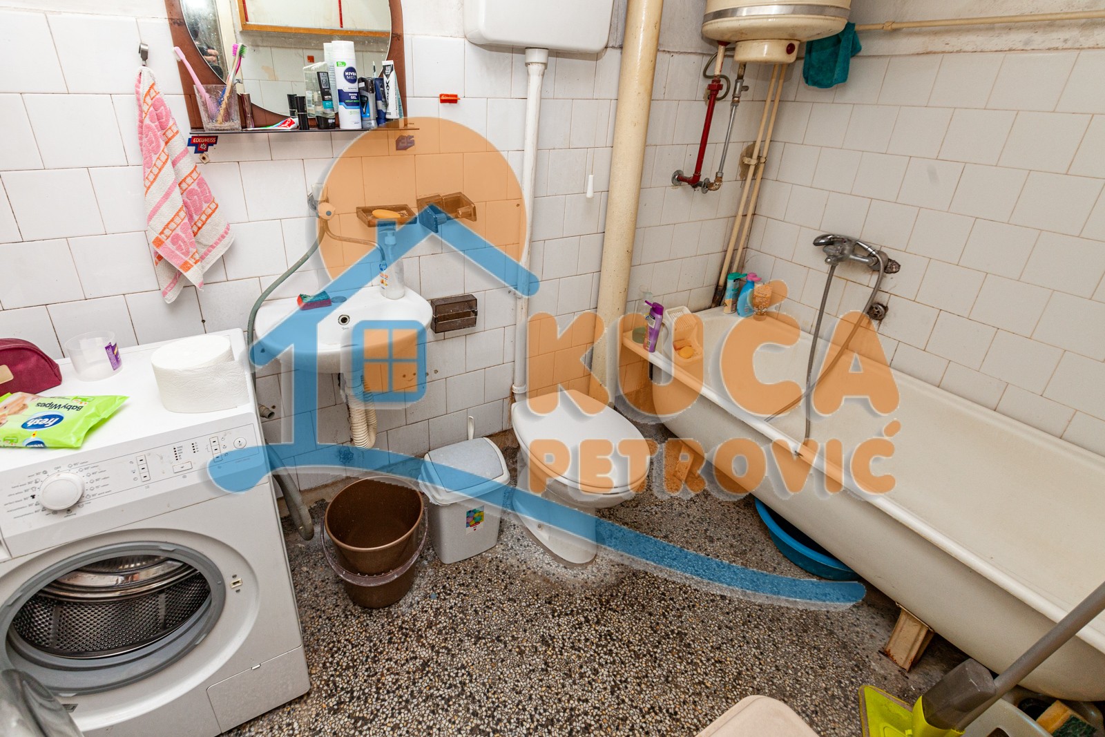 Trosoban stan, 91 m2, Centar, Trg Pavla Stojkovića ID: p-06905 11