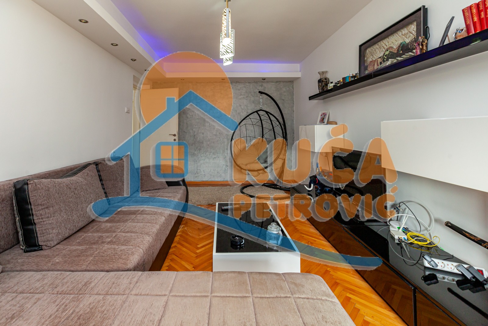 Trosoban stan, 91 m2, Centar, Trg Pavla Stojkovića ID: p-06905 13