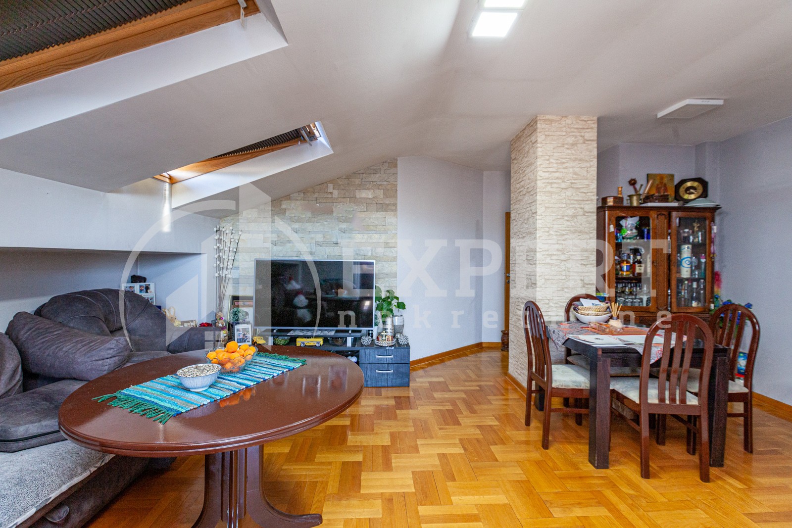 Trosoban stan, 95 m2, Centar, Generala Milojka Lešjanina ID: p-06096 9