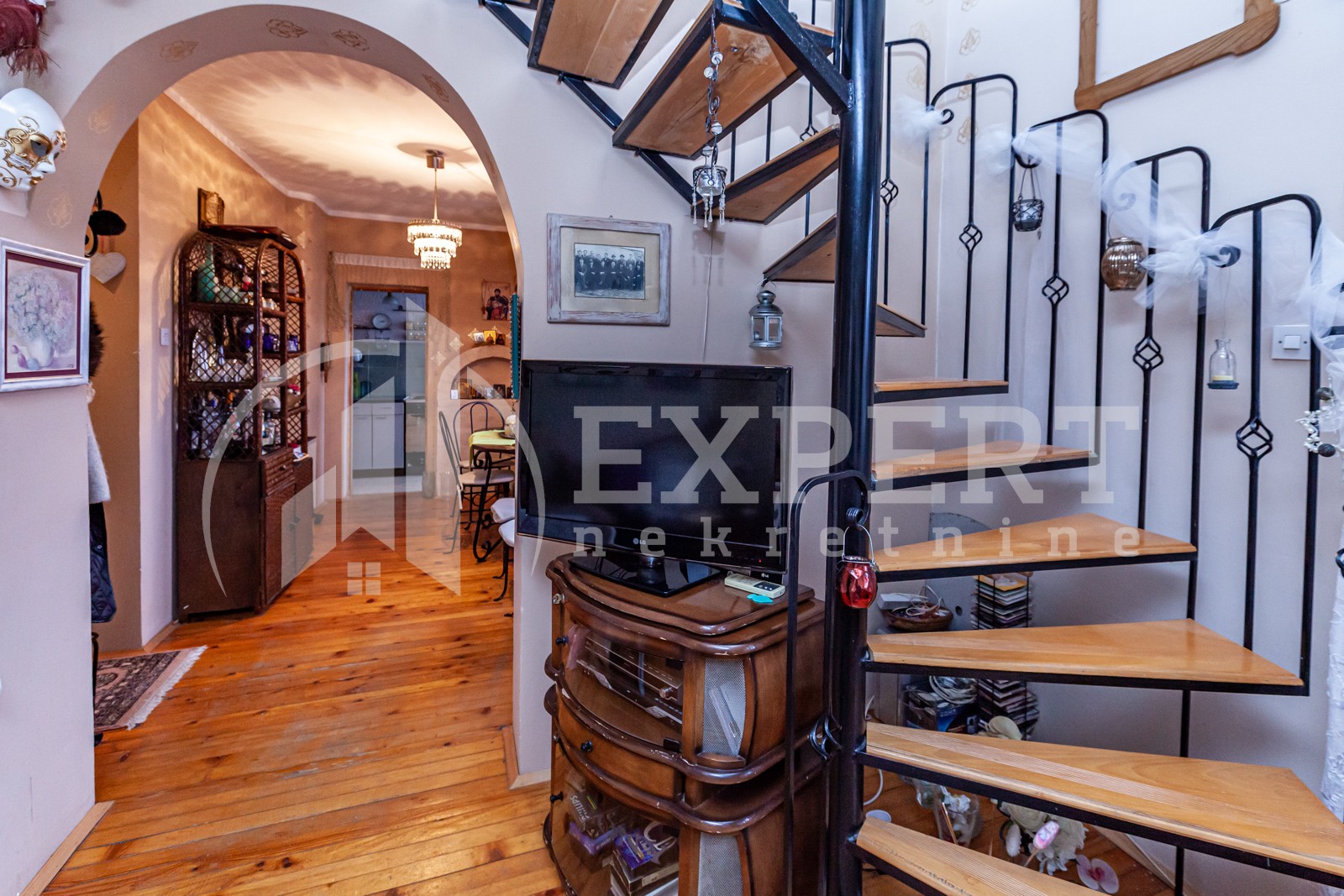 Trosoban stan, 95 m2, Medijana, Rentgenova ID: p-07384 6