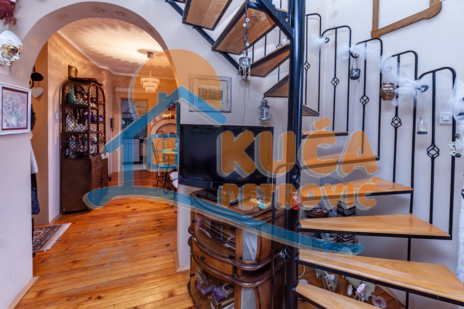 Trosoban stan, 95 m2, Medijana, Rentgenova ID: p-07384 6