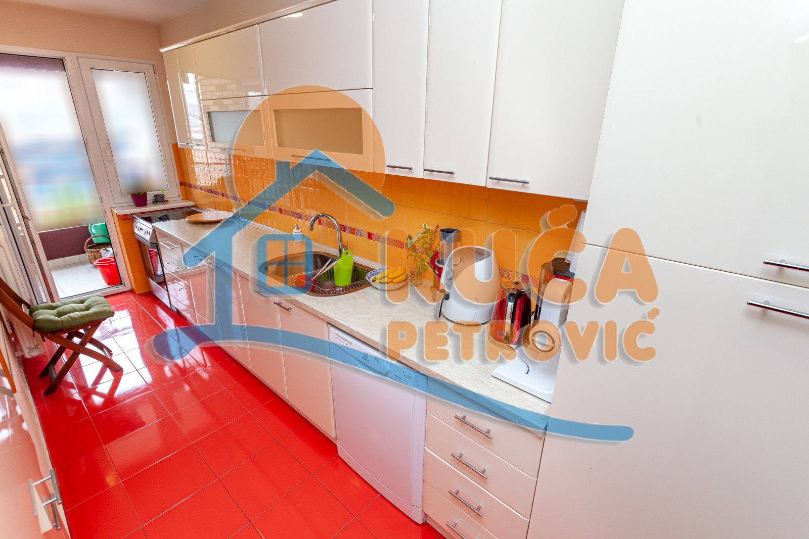 Trosoban stan, 98 m2, Medijana, Trg kralja Aleksandra Ujedinitelja ID: p-06884 14