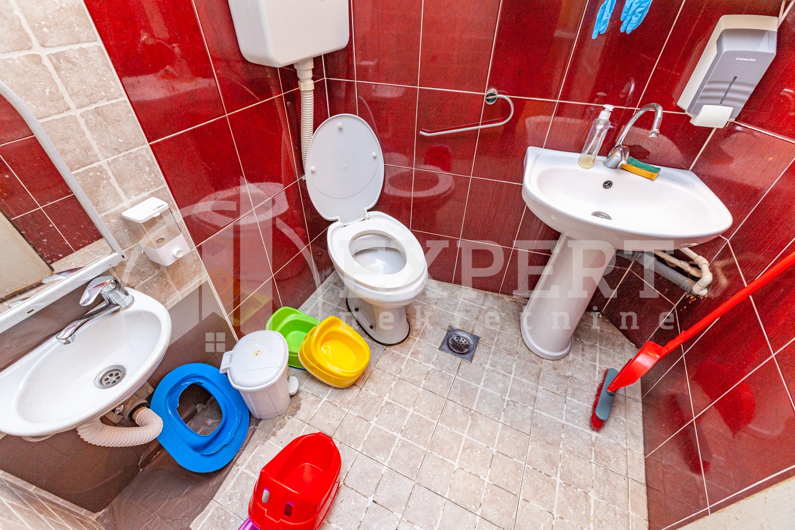 Trosobna kuća, 156 m2, Centar, Jug Bogdanova ID: p-03771 9