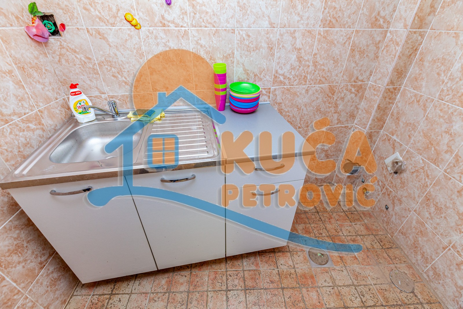 Trosobna kuća, 156 m2, Centar, Jug Bogdanova ID: p-03771 15