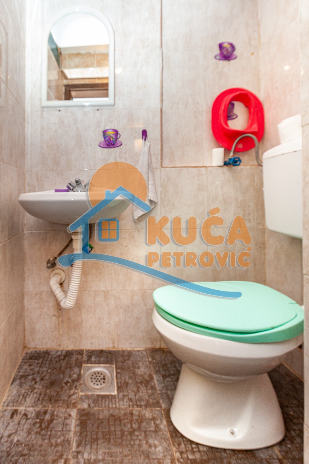 Trosobna kuća, 156 m2, Centar, Jug Bogdanova ID: p-03771 16