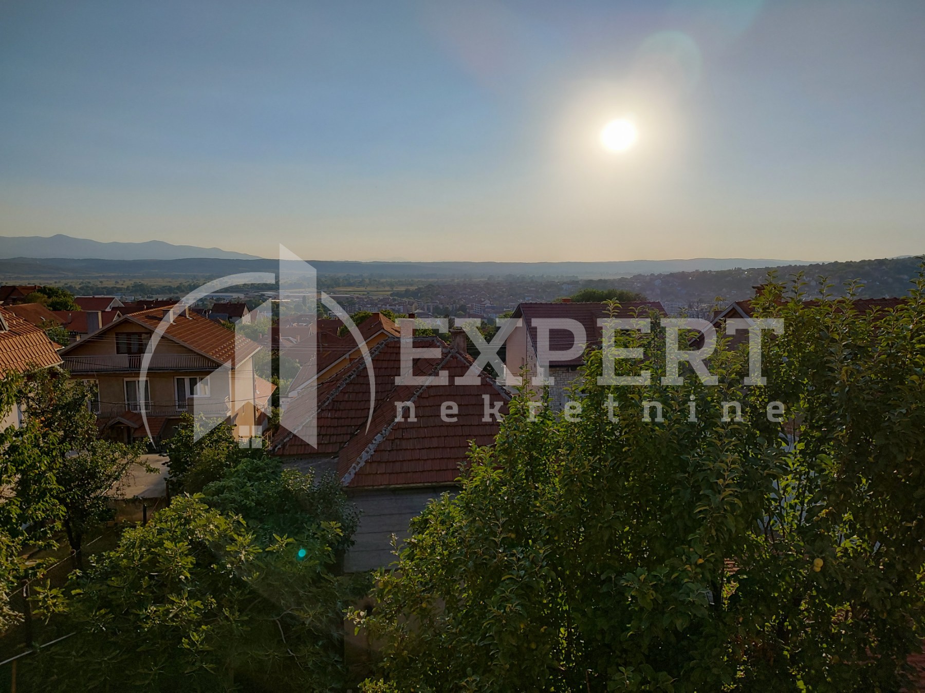 Trosobna kuća, 200 m2, Hajduk Veljkova ID: p-06376 1