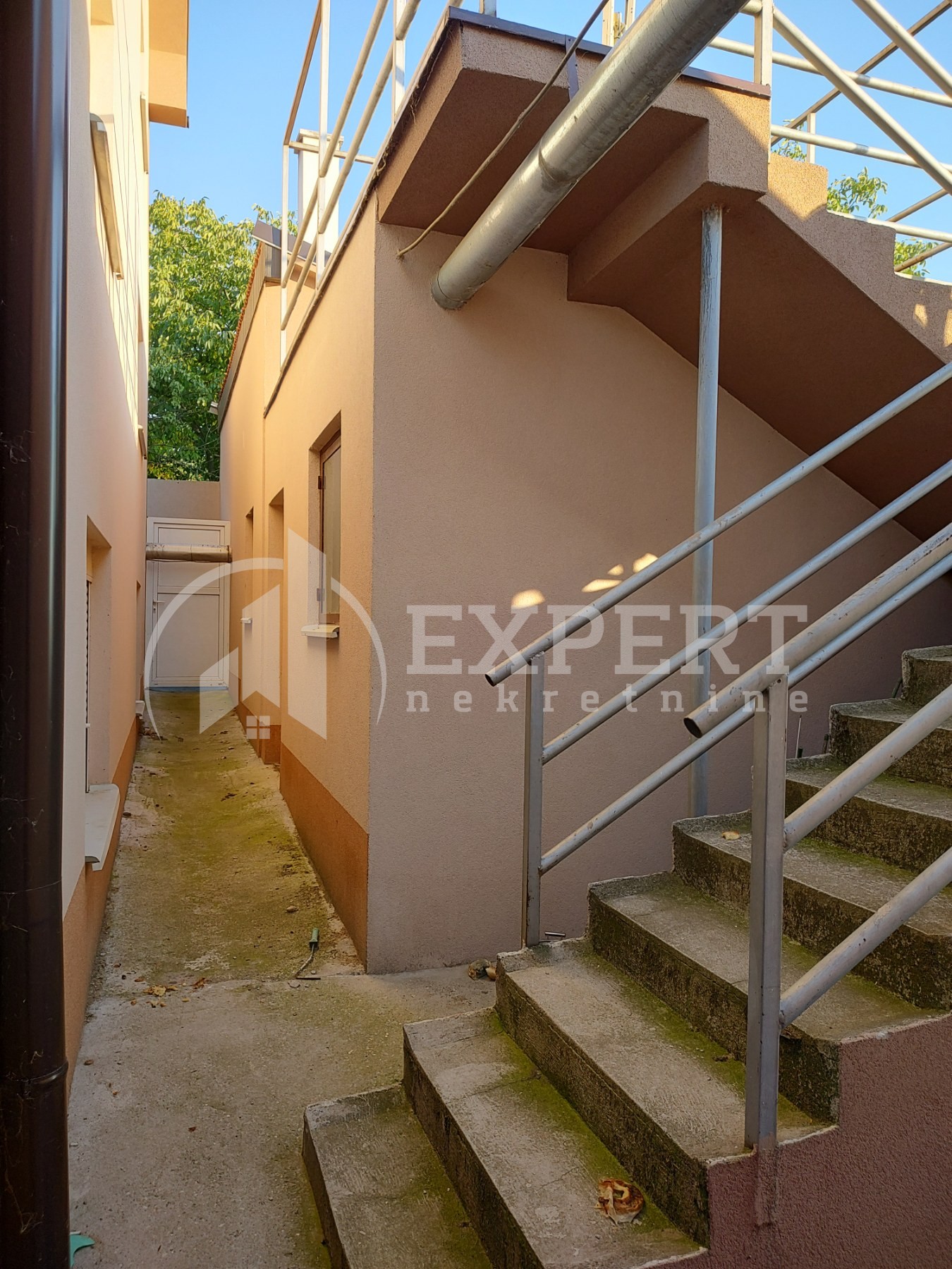 Trosobna kuća, 200 m2, Hajduk Veljkova ID: p-06376 5