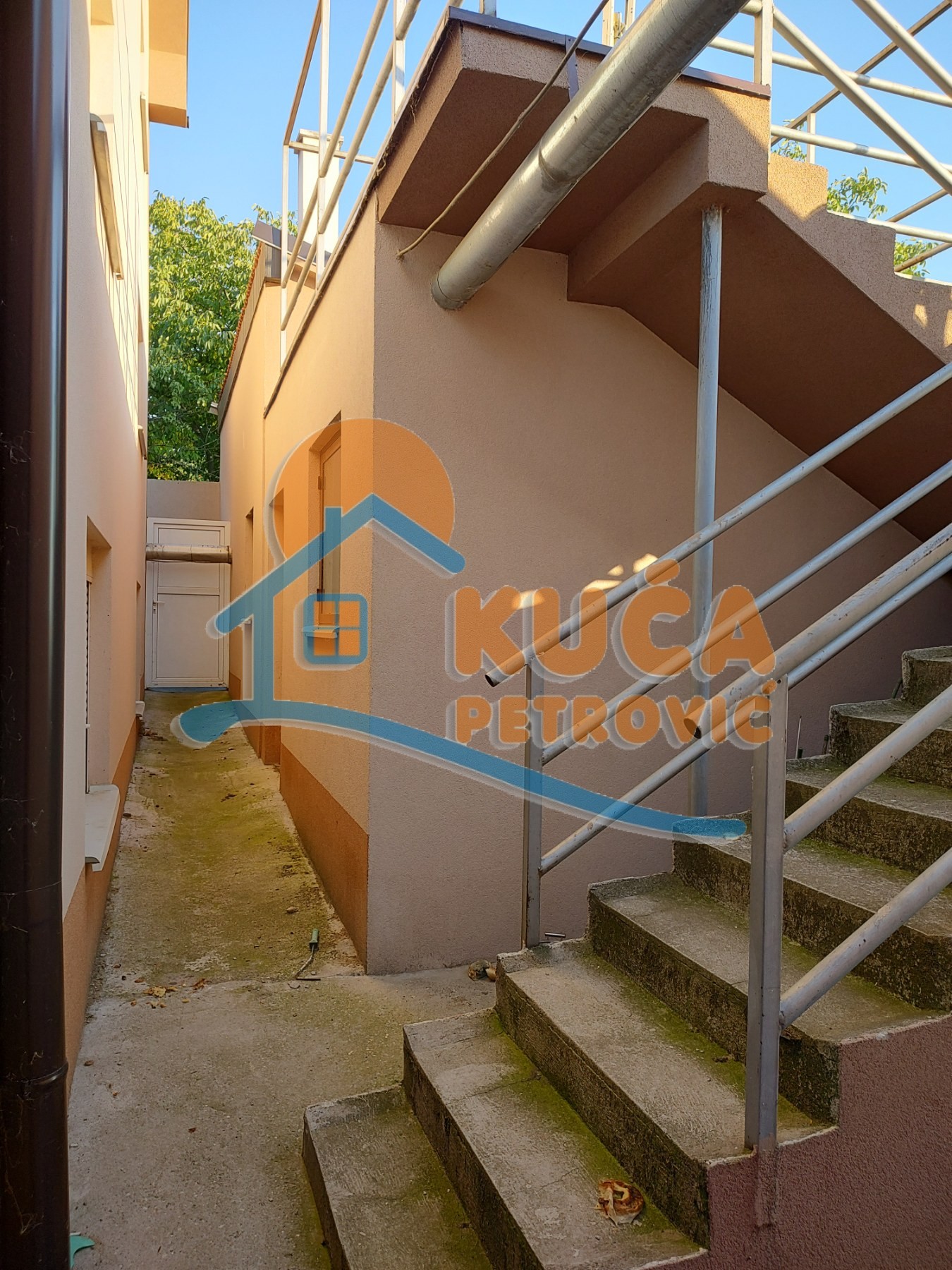 Trosobna kuća, 200 m2, Hajduk Veljkova ID: p-06376 5