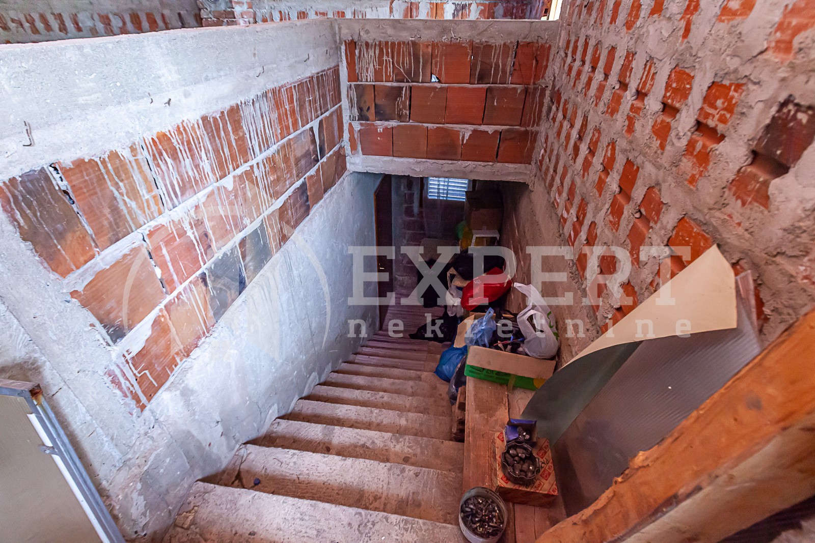 Trosobna kuća, 244 m2, Jelašnica, Železnička ID: p-010011 9