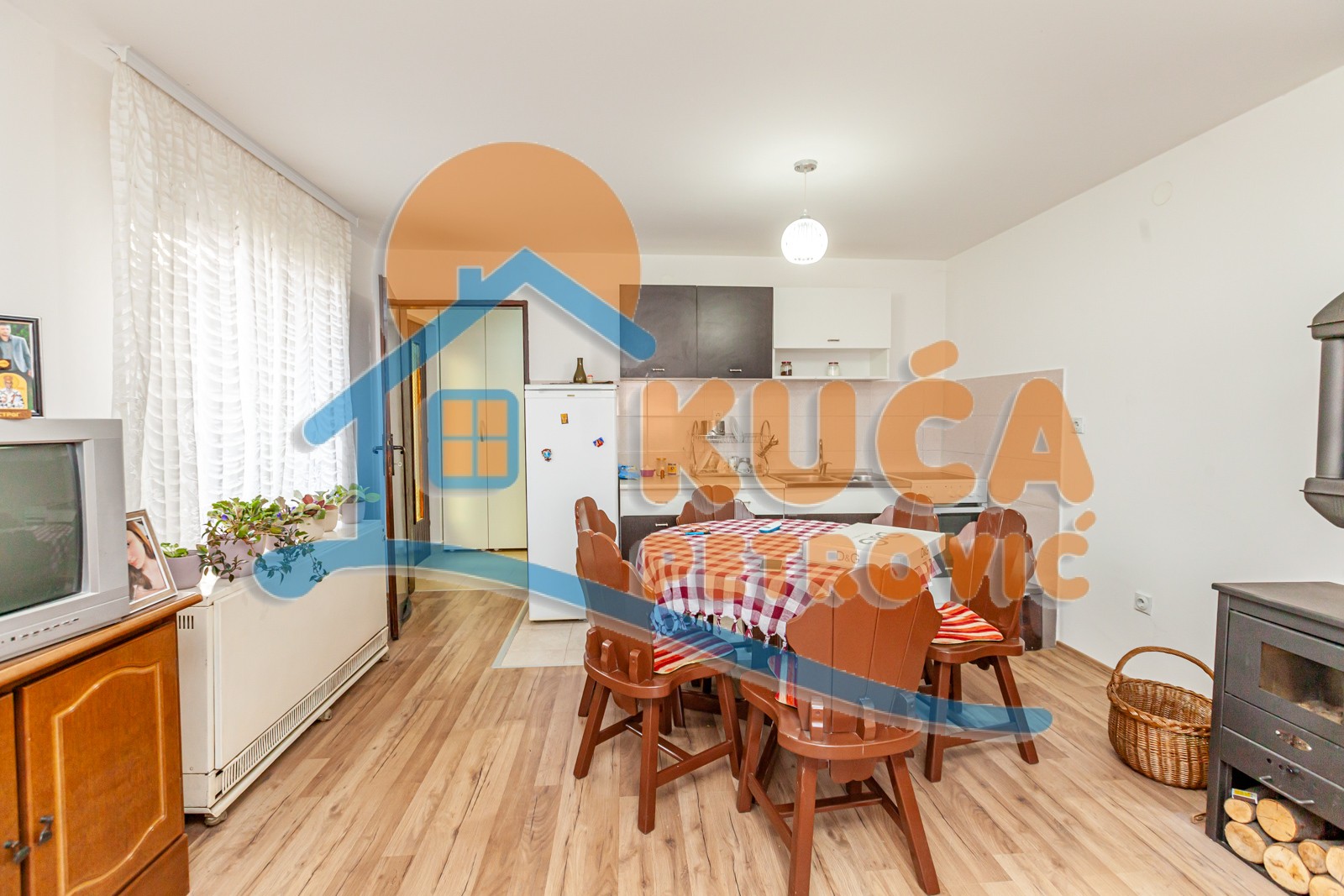 Trosobna kuća, 300 m2, Palilula, Novo selo ID: p-07097 17