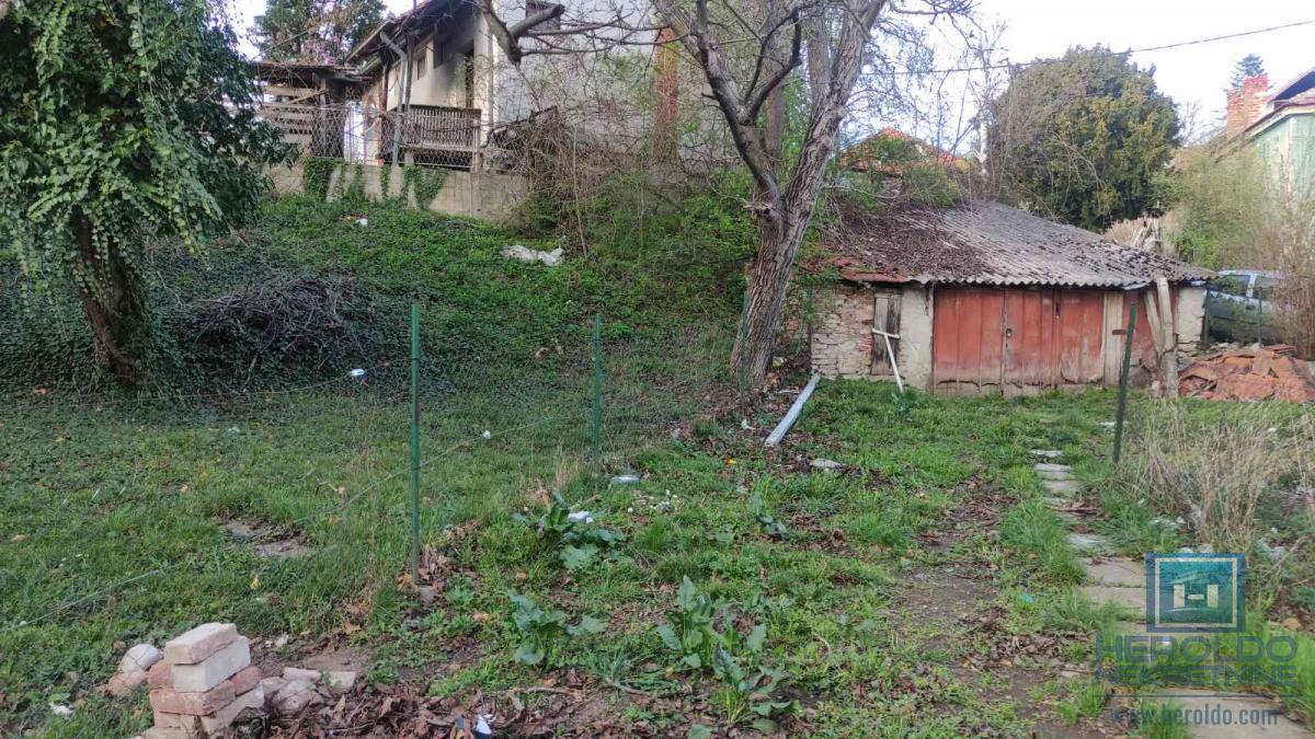 Poslovni prostor u centru Rekovca 14