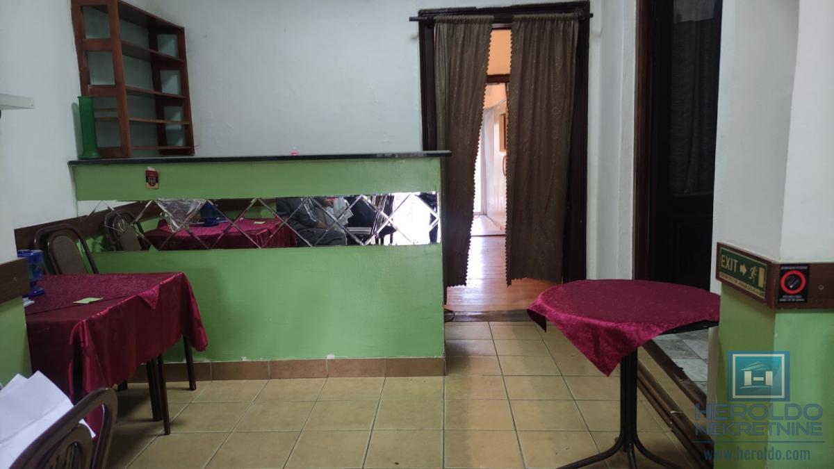 Poslovni prostor u centru Rekovca 6