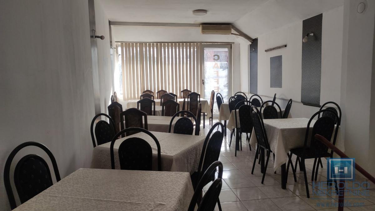 Poslovni prostor u centru Rekovca 16