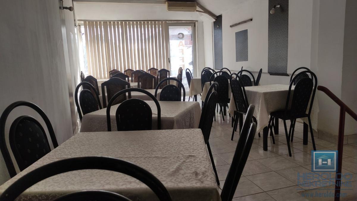 Poslovni prostor u centru Rekovca 18