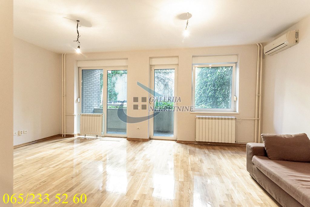 Vračar  Hram Svetog Save   Dubljanska 1