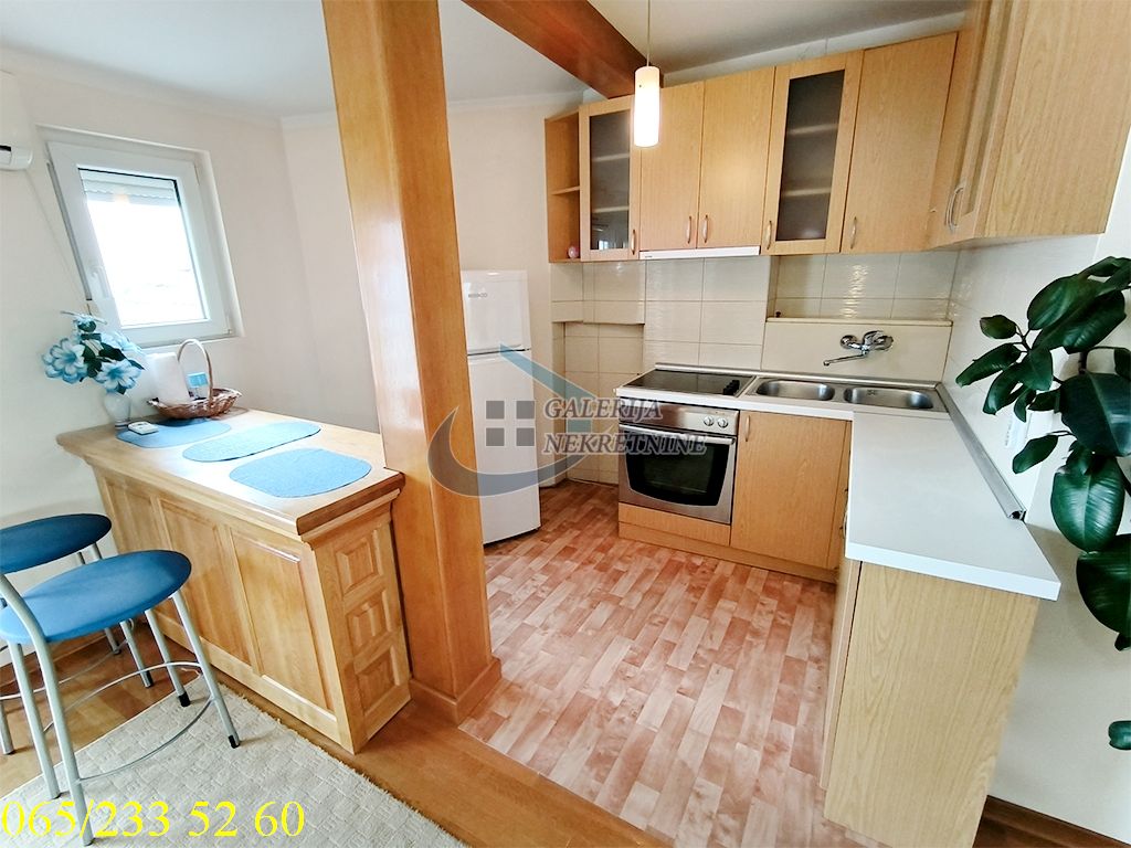 Vračar  Hram Sv  Save   Stojana Protića 85m2 6