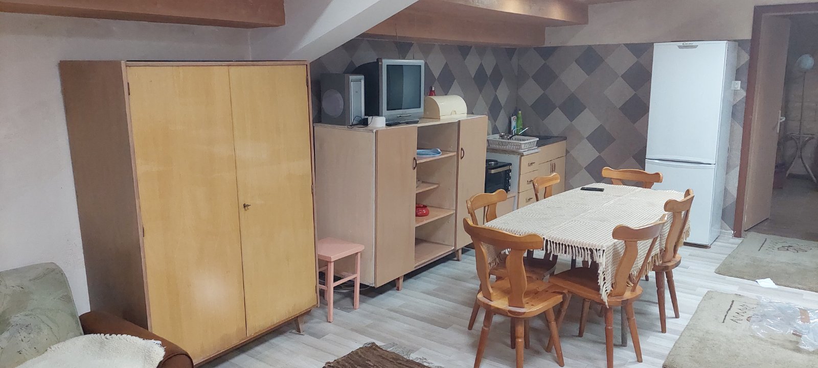 Porodicna kuca sa pomocnim objektom 3