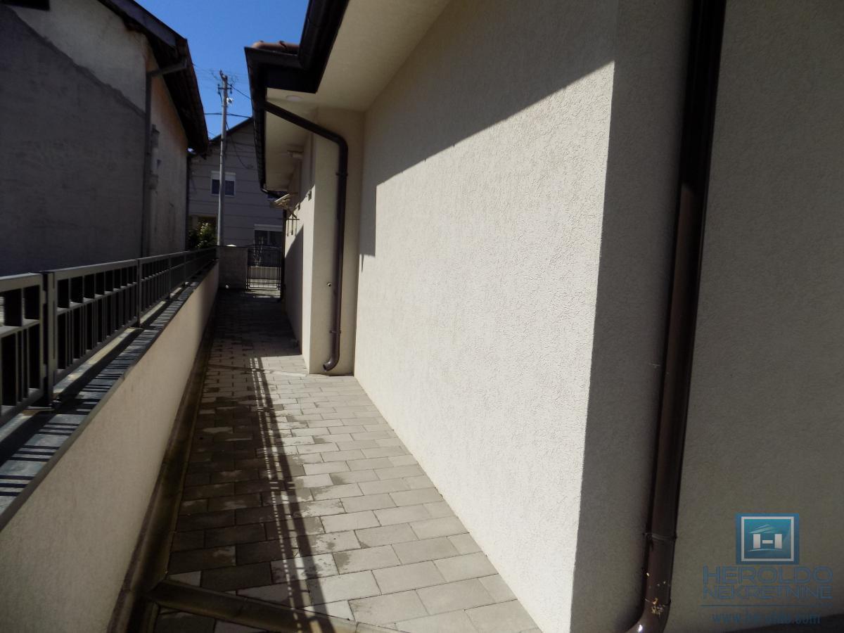 Nova kuća bez ulaganja u naselju 4.juli 20