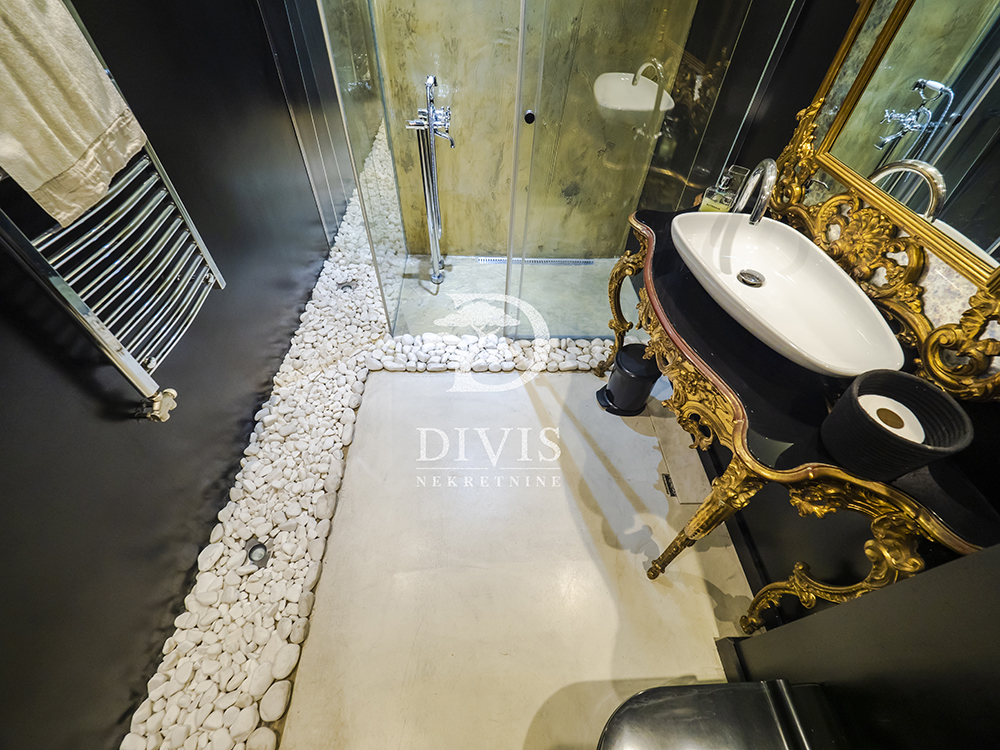 Prodajemo luksuzan lokal kod botaničke bašte  92m2 5