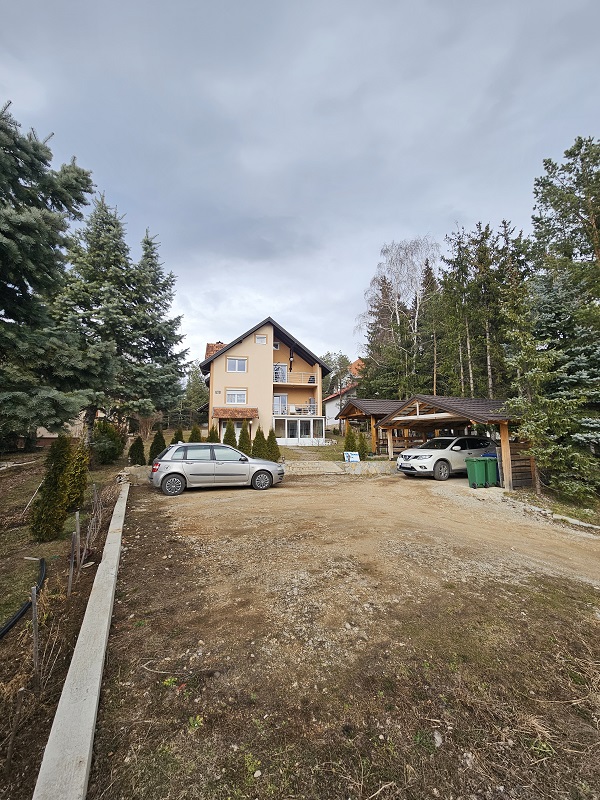 Prodajem kucu na Zlatiboru 5