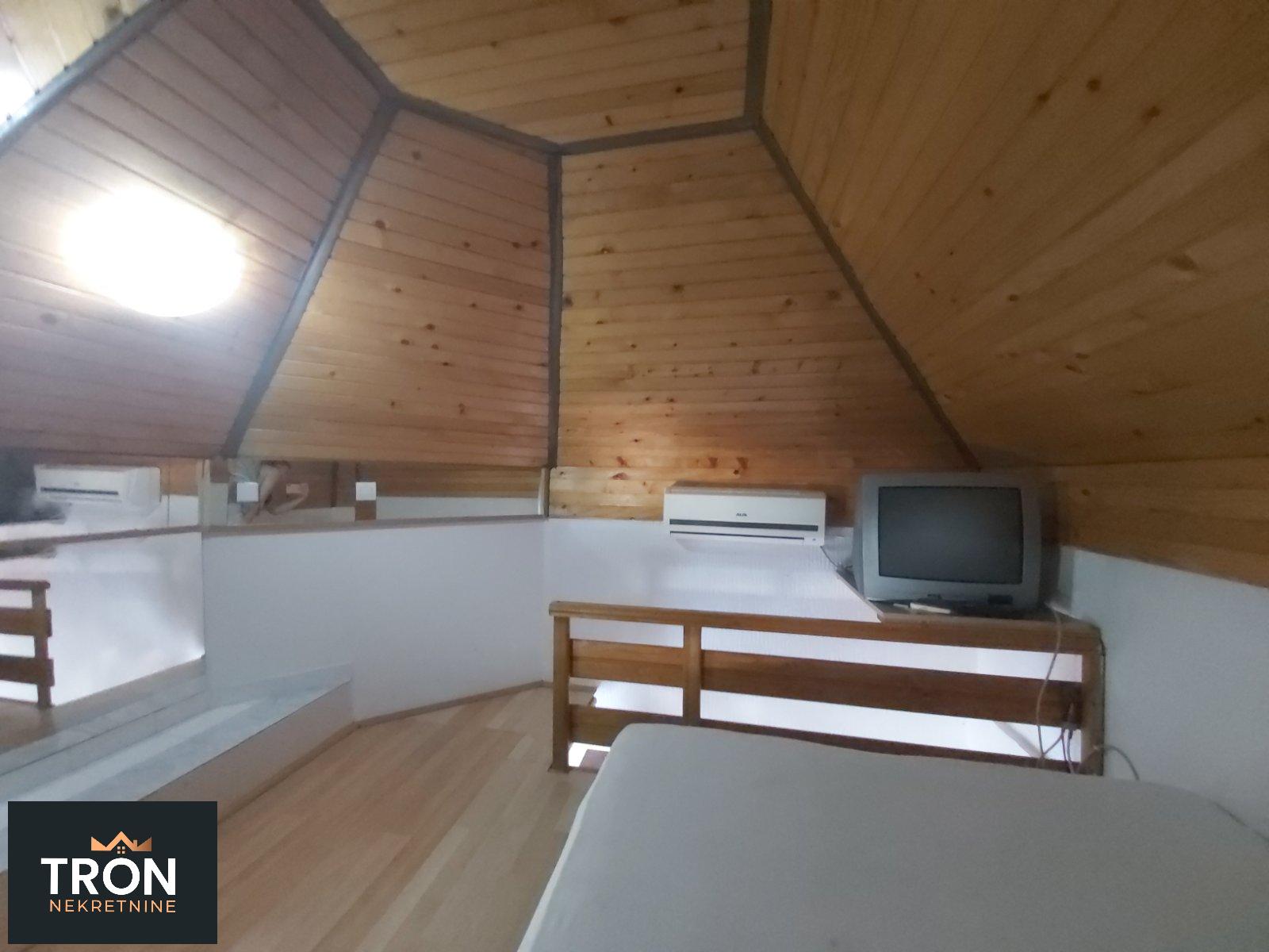 Apartman sa galerijom 25m2 4