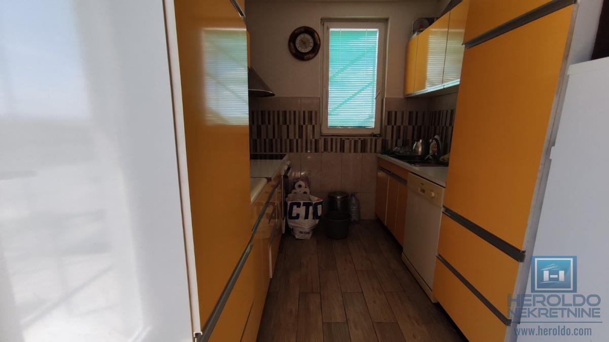 Nov poslovni objekat usluzne deletnosti za izdavanje 8