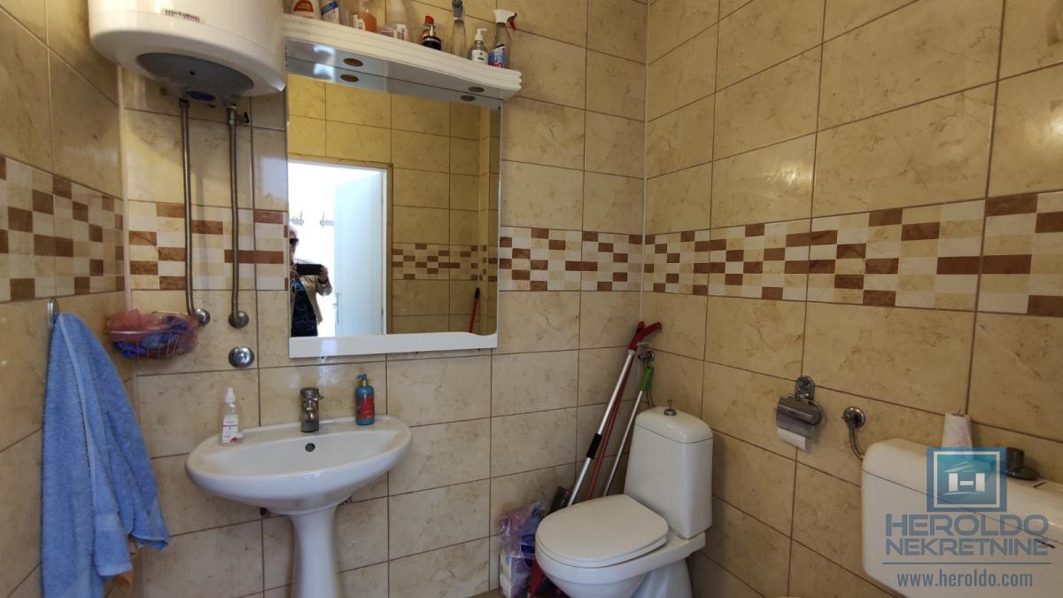 Nov poslovni objekat usluzne deletnosti za izdavanje 9