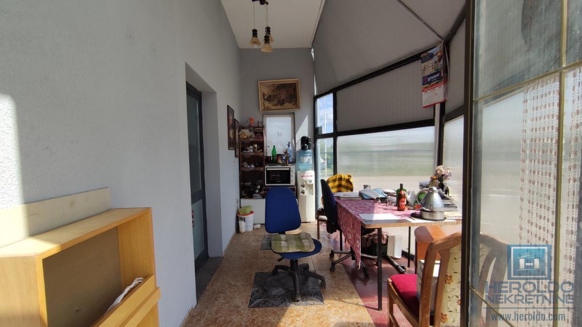 Nov poslovni objekat usluzne deletnosti za izdavanje 17